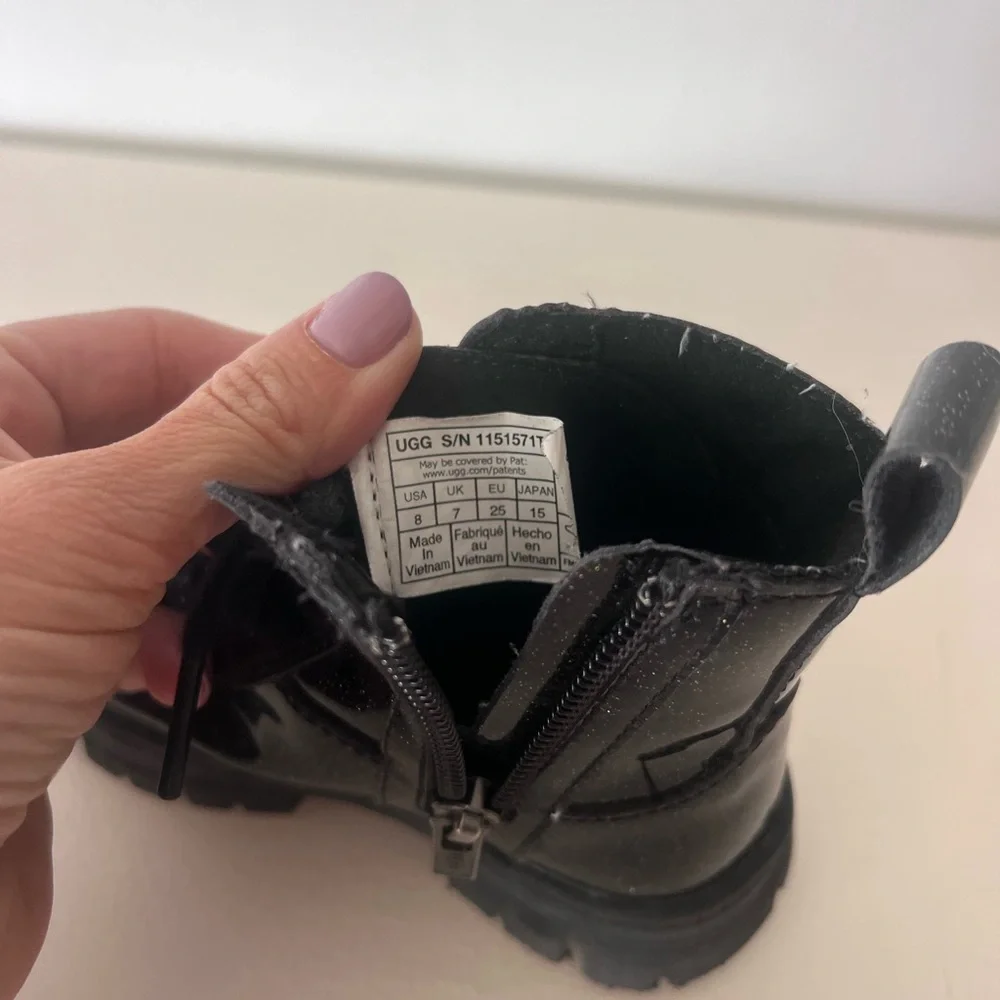 UGG shiny black